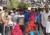 रेवाड़ी में ग्रामीणों ने कोटकासिम रोड जाम किया, FIR नहीं होने का आरोप; CM से मिलने की चेतावनी Rewari News