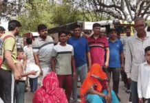 रेवाड़ी में ग्रामीणों ने कोटकासिम रोड जाम किया, FIR नहीं होने का आरोप; CM से मिलने की चेतावनी Rewari News