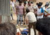 गुरुग्राम में एक पेट्रोल पंप के नजदीक युवक का शव मिलने से सनसनी फैल गई। मृतक की पहचान पानीपत के समालखा निवासी के रूप में हुई है। पुलिस ने प्रारंभिक जांच में करंट लगने की आशंका जताई है। Gurugram News,