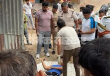 गुरुग्राम में एक पेट्रोल पंप के नजदीक युवक का शव मिलने से सनसनी फैल गई। मृतक की पहचान पानीपत के समालखा निवासी के रूप में हुई है। पुलिस ने प्रारंभिक जांच में करंट लगने की आशंका जताई है। Gurugram News,