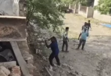 रोहतक में जमीन विवाद ने लिया नया मोड़, पंचायत में आमने-सामने आए दोनों पक्ष Land Dispute
