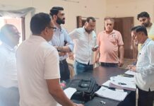एसडीएम पुलकित मल्होत्रा ने किया बूथों का निरीक्षण SDM