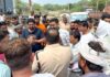 खेतों में बिजली संकट पर किसानों का फूटा गुस्सा जींद-सफीदों रोड किया जाम Jind News