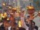 हाथ में मशाल लेकर गुरुग्राम की सड़कों पर उतरे कांग्रेसी: धर्मेंद्र प्रधान के इस्तीफे को बताया छात्रों की जीत Gurugram News