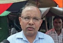 सब्जी मंडी में मार्केट कमेटी ने दी शेड हटाने की चेतावनी अवैध कब्जे हटवाने के बाद चलाया सफाई अभियान VegetableMarket
