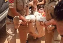 गुरुग्राम में प्रदर्शन के दौरान हंगामा, पुलिस और कांग्रेस कार्यकर्ताओं के बीच तीखी नोकझोंक Gurugram News