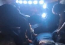 गुरुग्राम में बीच सड़क पर भिड़े दो ड्राइवर, VIDEO: ओवरटेक को लेकर विवाद, झगड़े से लगा जाम; राहगीरों ने अस्पताल पहुंचाया Gurugram News