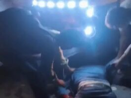 गुरुग्राम में बीच सड़क पर भिड़े दो ड्राइवर, VIDEO: ओवरटेक को लेकर विवाद, झगड़े से लगा जाम; राहगीरों ने अस्पताल पहुंचाया Gurugram News