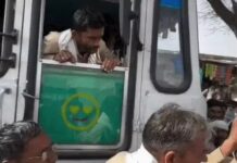 राजस्थान में सिरसा रोडवेज बस को रोककर हंगामा, कार टकराने के बाद सड़क पर जाम SirsaRoadways