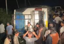 हिमाचल में पंजाब के श्रद्धालुओं से भरी बस पलटी: अमृतसर के 2 लोगों की मौत, 13 घायल; 3 रेफर Himachal Pradesh News