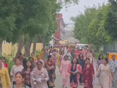 रोहतक में HTET लेवल-1 और 2 की परीक्षा संपन्न, प्रश्नपत्र को लेकर अभ्यर्थियों ने जताई नाराजगी HTET