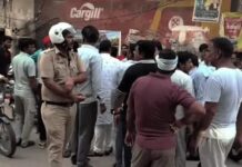 नारनौल में दुकान में घुसकर तोड़फोड़, दुकानदार से मारपीट; बीयर की बोतल से शीशे तोड़े Narnaul News