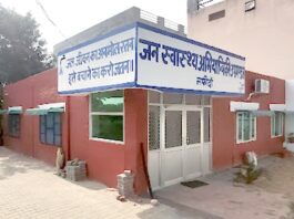 एक महीने से घरों में आ रहा रेत मिला दूषित पानी, वार्ड 12 के लोगों में रोष Ward 12