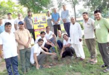 भाविप सर्पदमन शाखा ने चलाया वृक्षारोपण अभियान जन्मेजय स्टेडियम में किया फलदार व औषधीय पौधों का रोपण Bharat Vikas Parishad