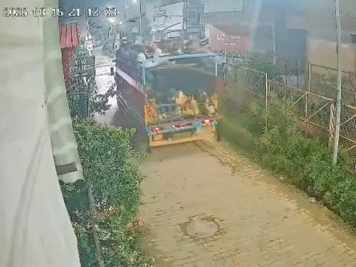 करनाल में हाईटेंशन लाइन की चपेट में आया श्रद्धालुओं से भरा कैंटर, आग में एक की मौत; 20 झुलसे Karnal