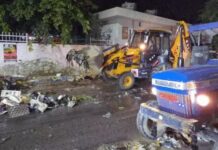 हरियाणा में पुलिस और सफाईकर्मियों में टकराव, झज्जर में विरोध के बीच कचरा उठाने पहुंची पुलिस Jhajjar News