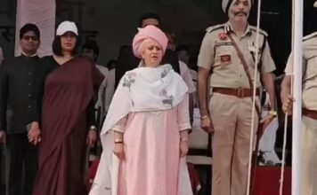 झज्जर में स्वास्थ्य मंत्री आरती राव ने फहराया तिरंगा, वीर परिवारों और पूर्व सैनिकों को मिला सम्मान Jhajjar