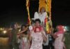 102 वर्षीय दादी को पालकी में बैठाकर हरिद्वार ले गए पोता-दोहता, भावुक हुईं बुजुर्ग बोलीं- भगवान सबको ऐसे बच्चे दे Haridwar Yatra