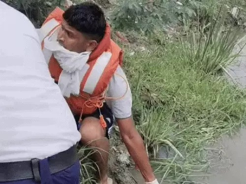 फरीदाबाद की आगरा नहर में मिला व्यक्ति का शव, ट्रैफिक पुलिसकर्मी ने देखी डेडबॉडी Faridabad News