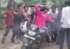 गुरुग्राम में युवतियों के बीच सरेराह मारपीट, बाल खींचकर गिराया; VIDEO सामने आया Gurugram News