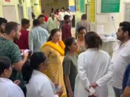 बहादुरगढ़ ट्रॉमा सेंटर में कार्यवाहक PMO से मारपीट का आरोप, डॉक्टरों ने आधे दिन काम बंद किया; FIR और गिरफ्तारी की मांग Bahadurgarh News