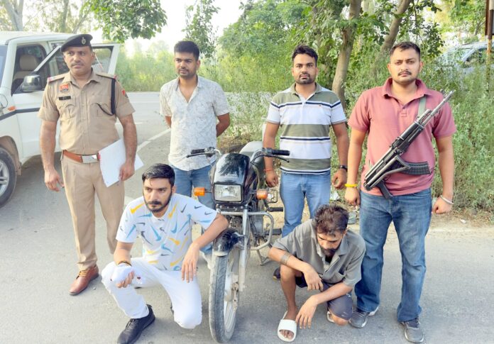 पुलिस की गिरफ्त में दोनों आरोपी। Heroin Seized