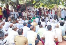 एडवोकेट से मारपीट मामले में गिरफ्तारी न होने पर भड़के ग्रामीण, बिजली घर पर धरना Safidon News
