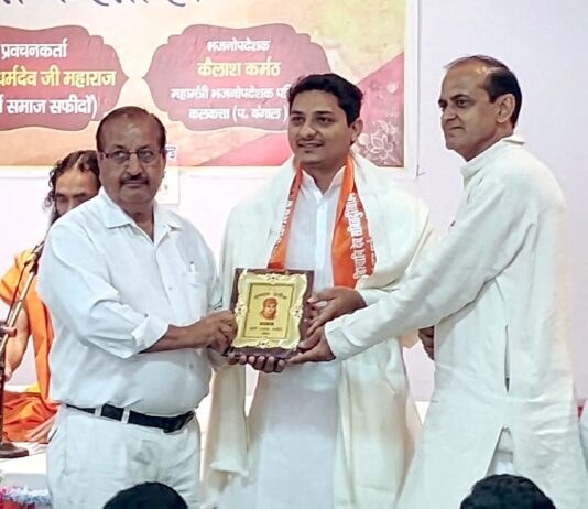 आर्य समाज में हुआ मासिक वैदिक सत्संग का आयोजन हवन में श्रद्धालुओं ने दी आहुतियां Safidon