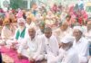 हाट में वकील से मारपीट के मामले में किसानों का धरना आठवें दिन भी जारी आज के एसडीएम व डीएसपी कार्यालय के घेराव की तैयारी किसानों ने आरोपियों की गिरफ्तारी की उठाई मांग Safidon