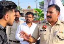 कैथल में सड़क पर रखा सामान हटाने पर दुकानदारों का विरोध, पुलिस और नगर परिषद ने की कार्रवाई Kaithal