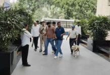 गुरुग्राम नगर निगम कार्यालय को बम से उड़ाने की धमकी, 800-900 लोग निकाले गए बाहर; बम और डॉग स्क्वायड ने खंगाला परिसर Gurugram Bomb Threat