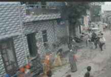 झज्जर में एयरफोर्स जवान के माता-पिता से मारपीट का CCTV आया सामने, 10 लोगों पर FIR; गिरफ्तारी के लिए दबिश Jhajjar Kilrodh Assault