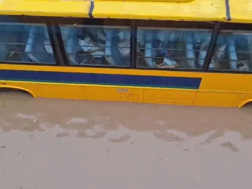 ezgif-173596405ced30af_1789954498 Gurugram Waterlogging