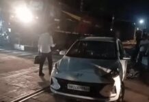 सिरसा में रेलवे ट्रैक के बीच फंसी गाड़ी, RPF ने हटवाकर इंजन को कराया क्रॉस; रिटायर्ड कर्मचारी पर केस दर्ज Sirsa News