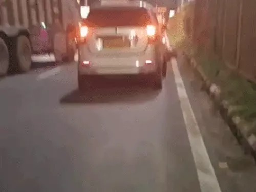 फरीदाबाद में सराय टोल के पास ग्रिल से टकराई बाइक, 22 और 24 वर्षीय दो युवकों की मौत; CCTV में कैद हुआ हादसा Faridabad News