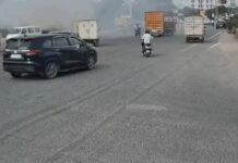 गुरुग्राम में NH-48 पर चलते CNG कैंटर में लगी आग, ड्राइवर ने कूदकर बचाई जान; धुएं से हाईवे पर घट गई विजिबिलिटी Gurugram CNG Canter Fire