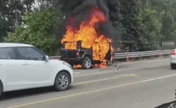 कुरुक्षेत्र में हाईवे पर 10 दिन पुरानी थार में लगी आग, 700 KM ही चली थी; इंजन वार्निंग के बाद बोनट से निकला धुआं Kurukshetra Thar Fire