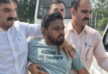 हिसार में कचरा कलेक्शन गाड़ी पर हमले के केस में यूनियन प्रधान सुरेंद्र गिरफ्तार, निगम कार्यालय में पुलिस कार्रवाई का कर्मचारियों ने किया विरोध Hisar Municipal Corporation