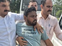 हिसार में कचरा कलेक्शन गाड़ी पर हमले के केस में यूनियन प्रधान सुरेंद्र गिरफ्तार, निगम कार्यालय में पुलिस कार्रवाई का कर्मचारियों ने किया विरोध Hisar Municipal Corporation