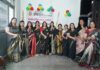 ‘एक शाम बुजुर्गों के नाम’ में सम्मान और खुशियों के रंग, भजनों पर झूमे वरिष्ठजन; उपहार देकर किया सम्मानित Akhil Bharatiya Agrawal Mahila Sammelan