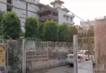 रोहतक में रिटायर्ड IAS से मारपीट का आरोप, गेट के सामने खड़ी कार हटाने को लेकर हुआ विवाद; पूर्व SHO के बेटे पर केस Rohtak Retired IAS Assault
