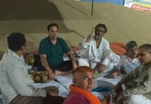 झज्जर मंडी में बाजरे के गेट पास पर विवाद, पूर्व प्रधान धरने पर; कमेटी बोली-दो फर्मों की जांच जारी Jhajjar News
