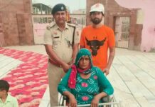 बेरी नवरात्र मेले में पुलिस मुस्तैद, दिव्यांग और बुजुर्ग श्रद्धालुओं को दर्शन में दी सहायता Jhajjar News