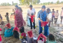 ईंट-भट्ठों पर पहुंचकर उड़ान ग्रुप ट्रस्ट ने किया कन्या पूजन मजदूर परिवारों व बच्चों को करवाया भोजन Safidon News