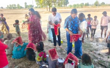 ईंट-भट्ठों पर पहुंचकर उड़ान ग्रुप ट्रस्ट ने किया कन्या पूजन मजदूर परिवारों व बच्चों को करवाया भोजन Safidon News