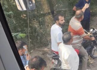 महम में रोडवेज बस रोककर चालक से मारपीट का आरोप, यात्रियों को भी धमकाया; पुलिस को दी शिकायत Rohtak News,