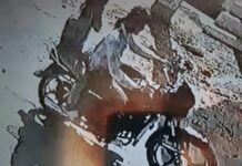 कर्मगढ़ में पानी मांगने के बहाने महिला का लॉकेट झपटा, बाइक सवार दो युवकों पर केस Karmgarh Village