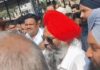 कृषि मंत्री के सामने फूटा किसानों का गुस्सा, बोले- खाद के लिए कतारों में खड़ा कर हमारा अपमान मत करो Haryana Farmers