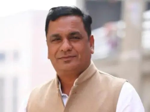 कांग्रेस नेता की मौत को लेकर बेटे का दावा, ब्रेन स्ट्रोक नहीं बल्कि फ्लैट की बालकनी से गिरने की बात कही Randeep Surjewala