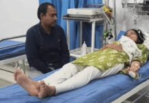 पंचायत भवन के पास बेसुध मिली महिला, पति का आरोप- बुजुर्ग ने पिन चुभाकर चुराए 30 हजार रुपये Bhiwani News
